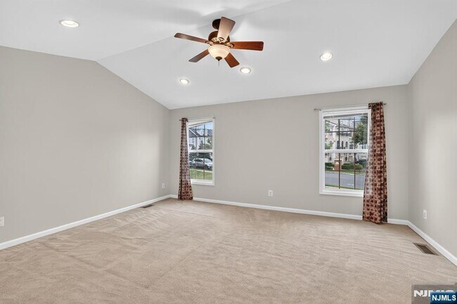 Building Photo - 535 Coventry Dr