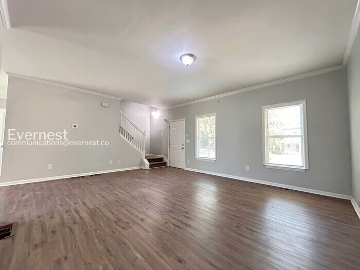 Building Photo - 841 Ridge Ave NW