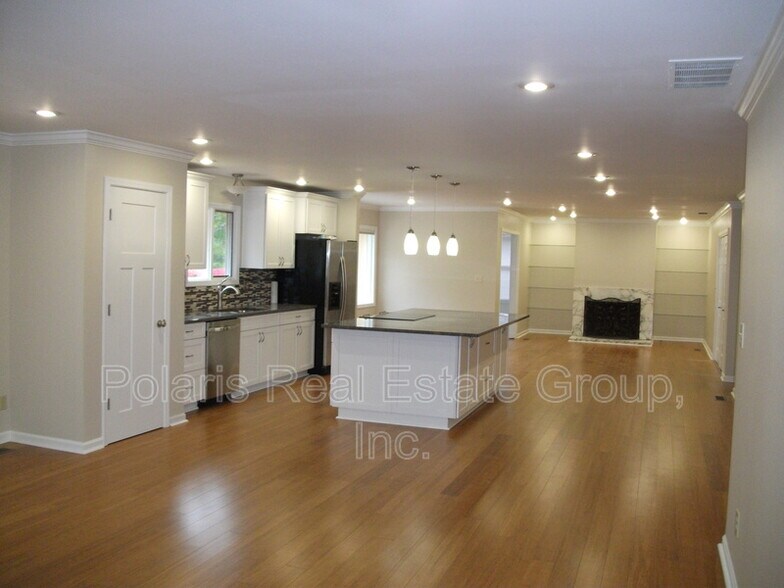 Building Photo - 12337 Brompton Rd