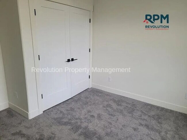 Building Photo - "Charming 3-Bed Oasis in Ogden