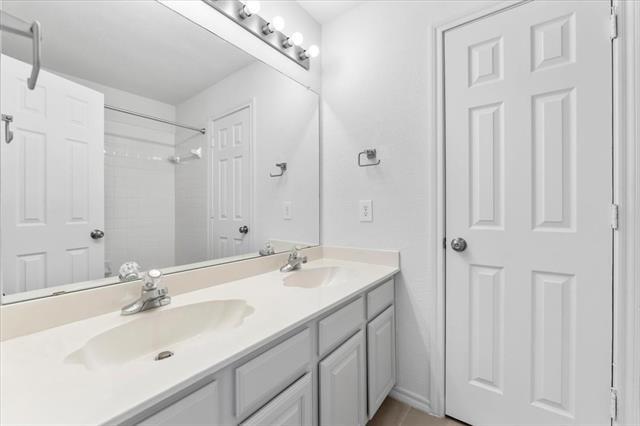 Building Photo - 8408 Falconet Cir