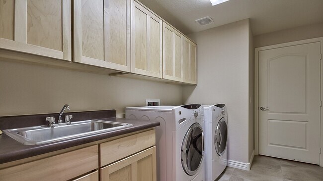 Building Photo - 21320 N 56th St