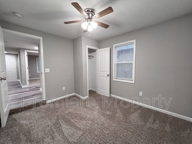 Building Photo - 611 N Hocker Ave
