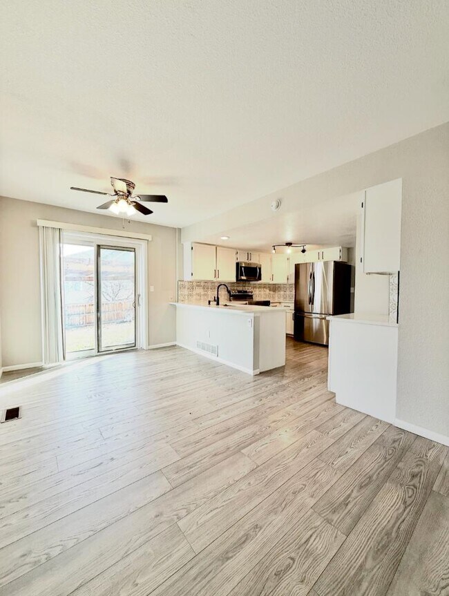 Building Photo - 1872 S Cathay Ct