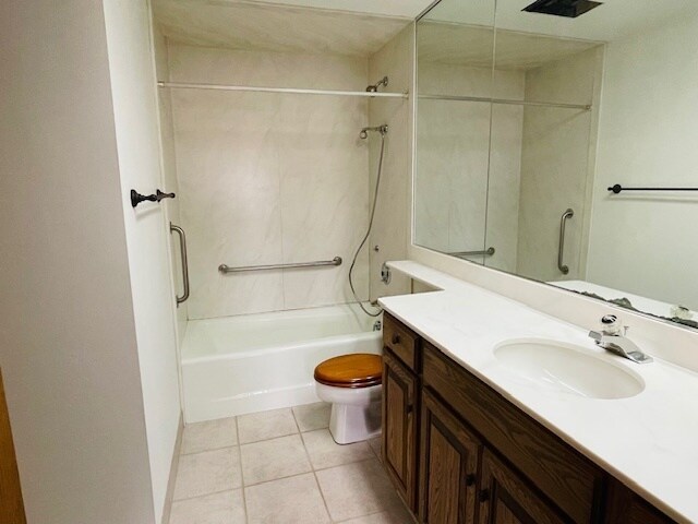 Building Photo - 960 S River Rd