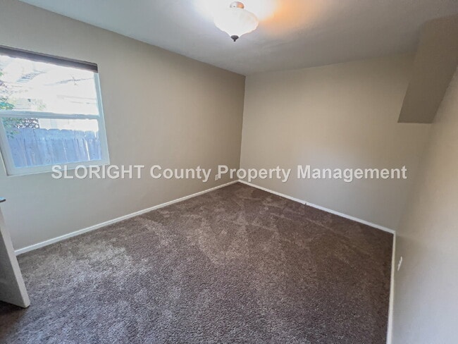 Building Photo - AVAILABLE NOW - Charming Home Just ½ Mile from Downtown Paso Robles - 2 Bed / 1 Bath