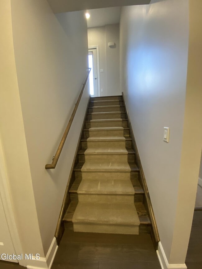 Building Photo - 2 West Ave