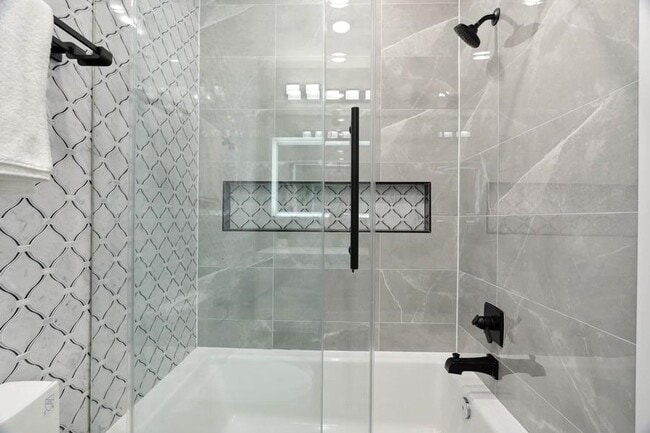 Building Photo - 122 Terrace Ave