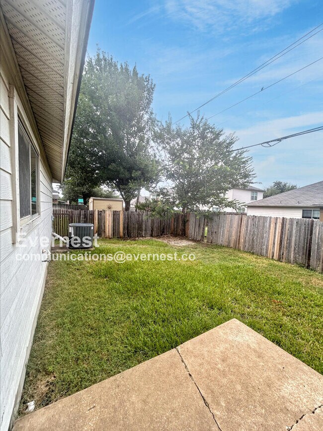 Building Photo - 1107 Deerhound Pl