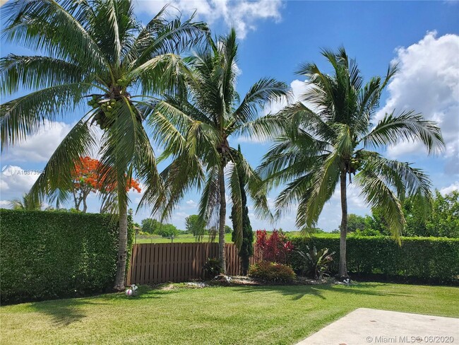Building Photo - 13111 S Calusa Club Dr