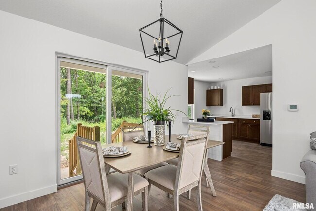 Building Photo - 813 WILLIAMS Way