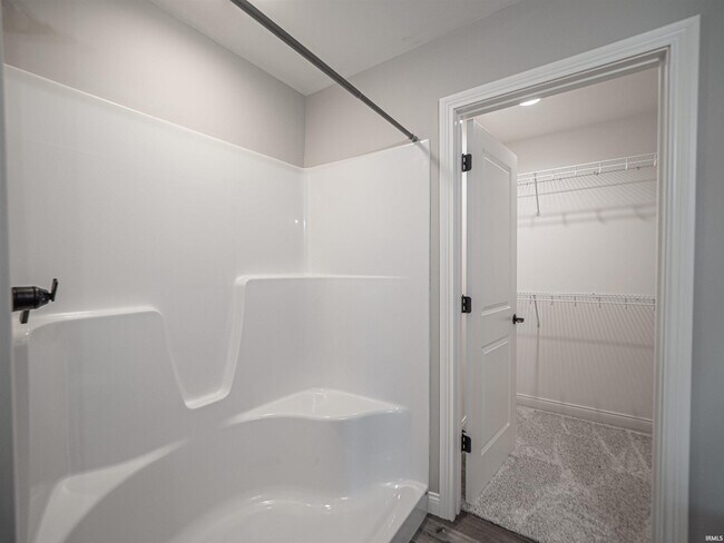 Building Photo - 3593 Sand Dr