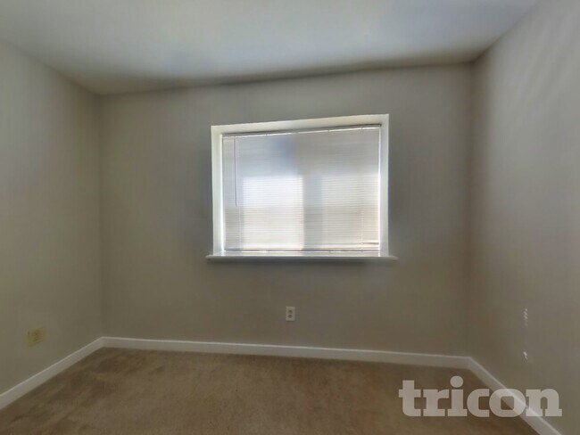 Building Photo - 601 Jeelu Way