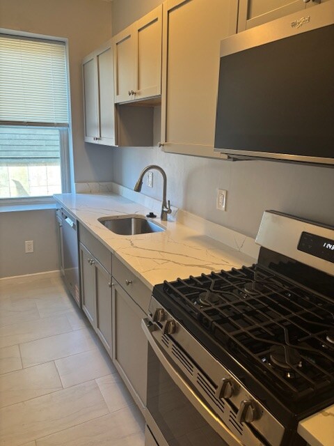 Building Photo - 80 Orleans St