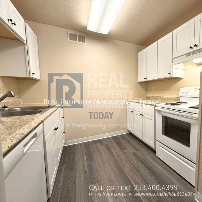 Building Photo - 6115 Glen Mary Ln SE