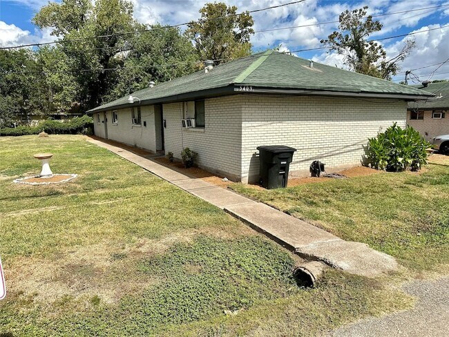Building Photo - 5409 Suez St