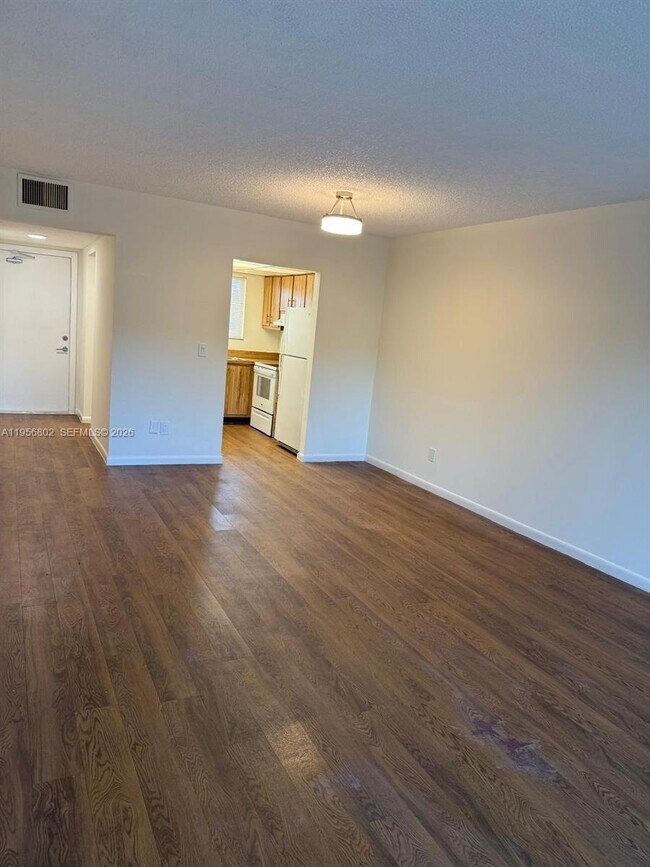 Building Photo - 400 Waterway Dr S