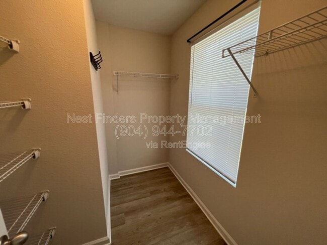 Building Photo - 689 Melba St