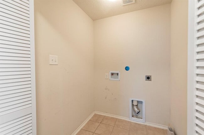 Building Photo - 17219 Osprey Landing Dr