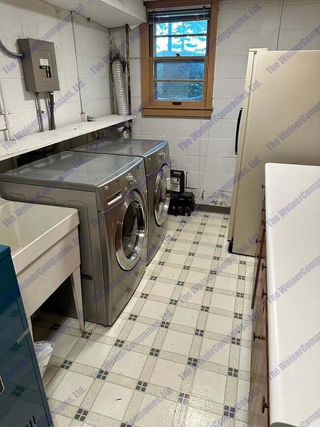 Building Photo - 4-Bedroom 3-Bath Home Available This August