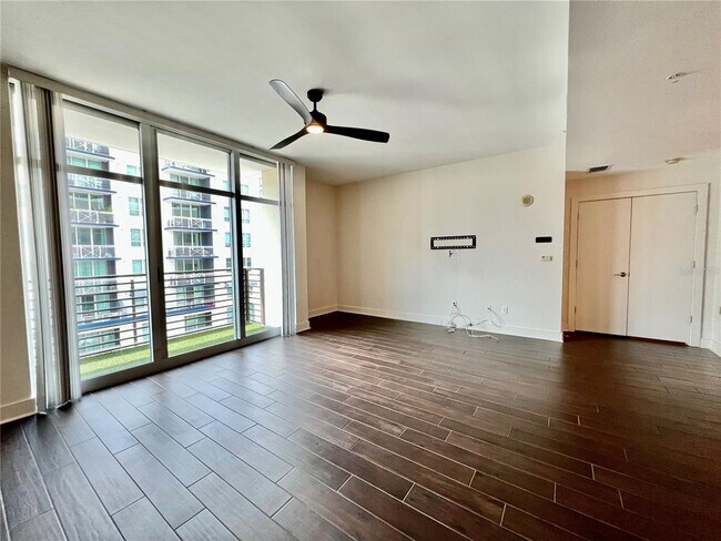 Building Photo - 1120 E Kennedy Blvd