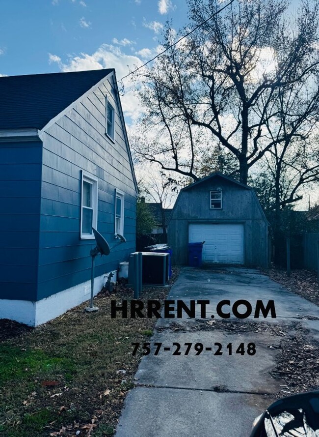 Building Photo - Adorably Renovated 3 Bedroom 1 Bath Single...