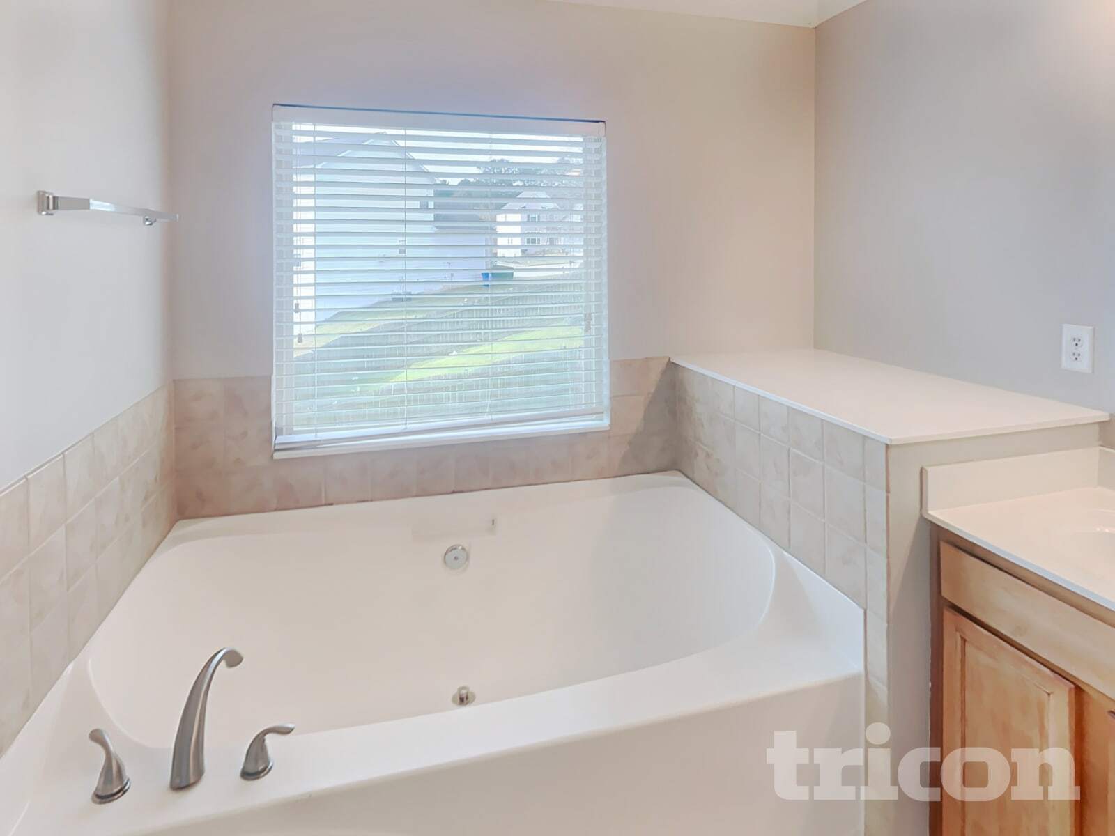 Building Photo - 5517 Village Trace