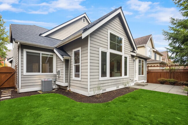 Building Photo - 2416 35th Ave NE