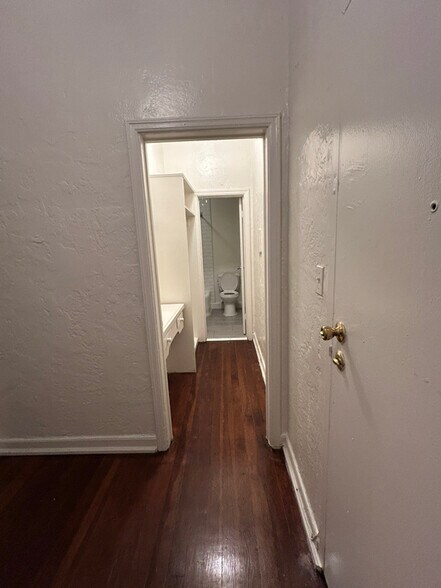 Building Photo - 1523 N McCadden Pl