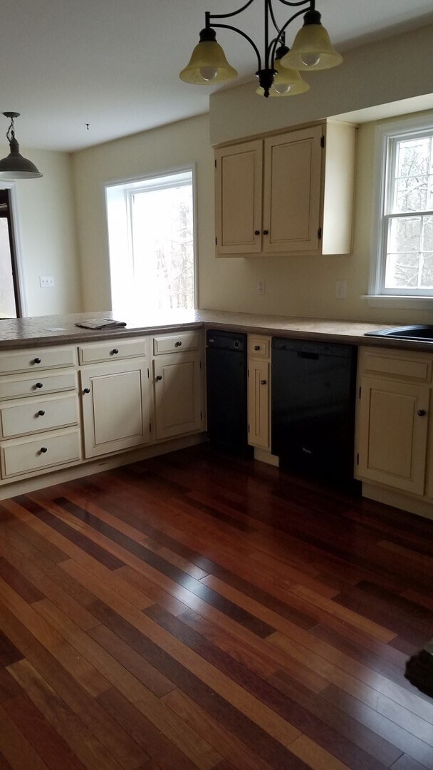Building Photo - Beautiful, Executive Home located on Bloom...