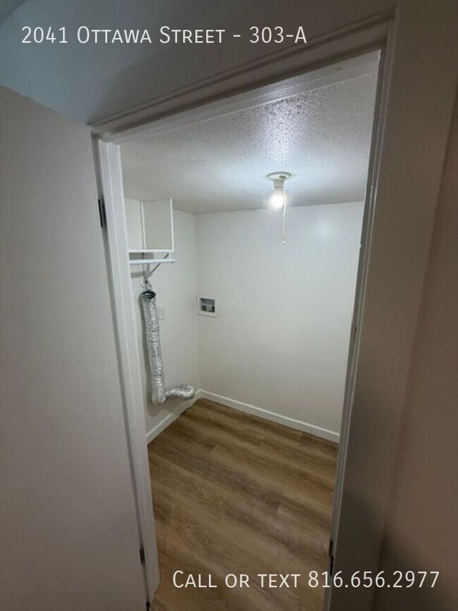 Building Photo - 2041 Ottawa St