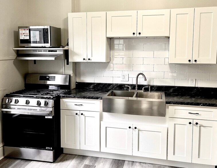 Kitchen - 1014 Bucknell Ave