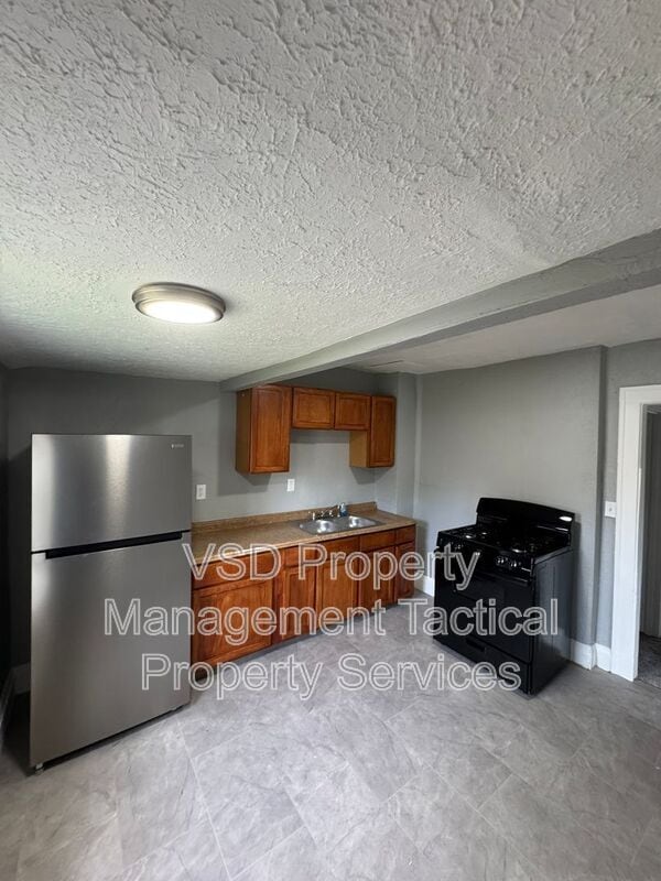 Building Photo - 12713 Rexwood Ave