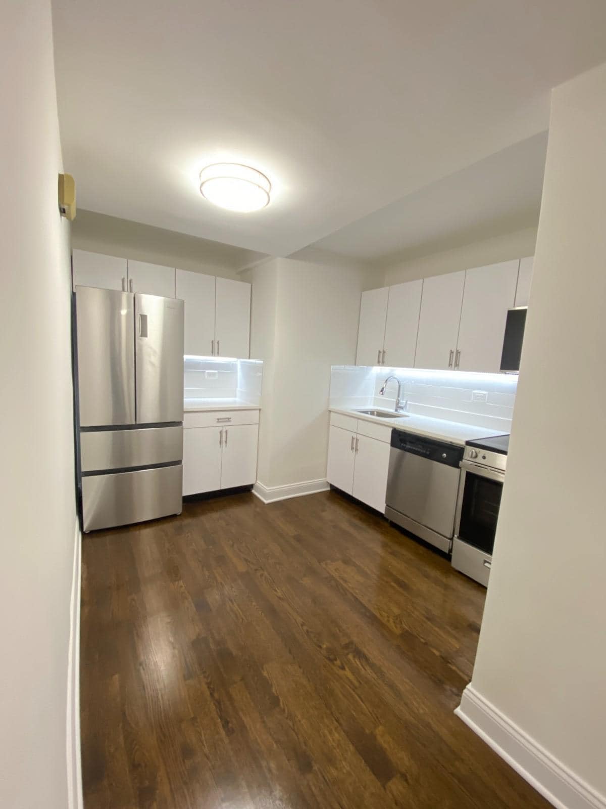 Building Photo - 240 E 82nd St