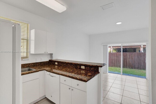 Building Photo - 4417 NW 113th Pl