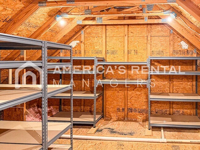 Building Photo - 1713 Savannah Park Ln