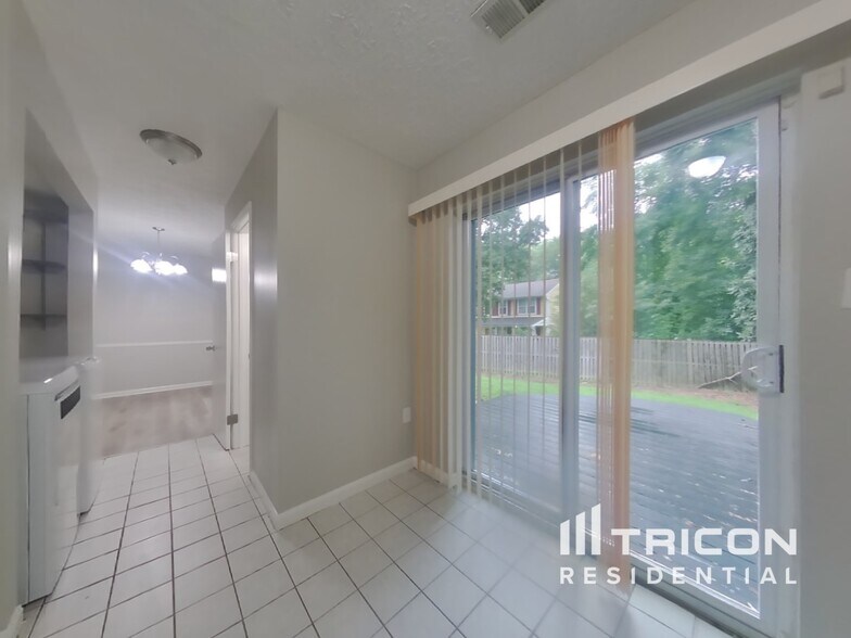 Building Photo - 4111 Lancaster Cir
