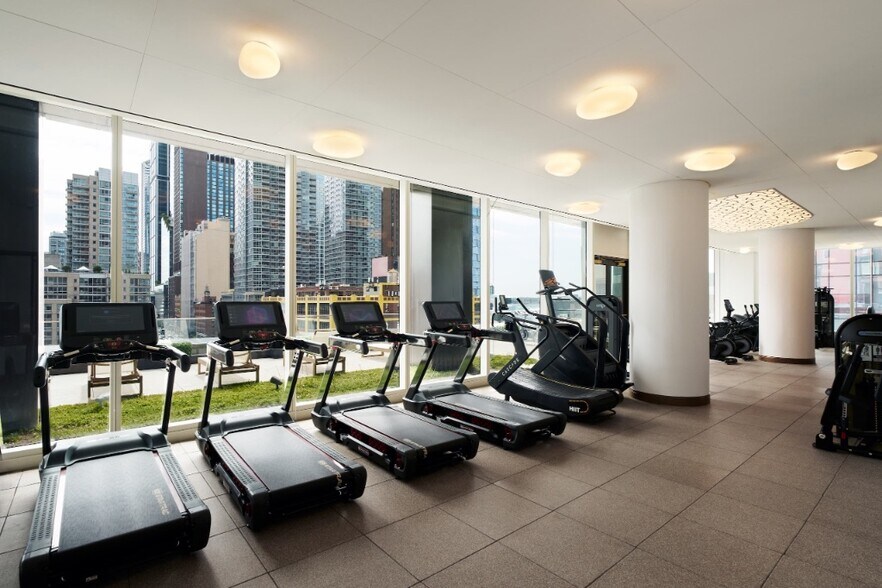 Building Photo - 550 Tenth Avenue