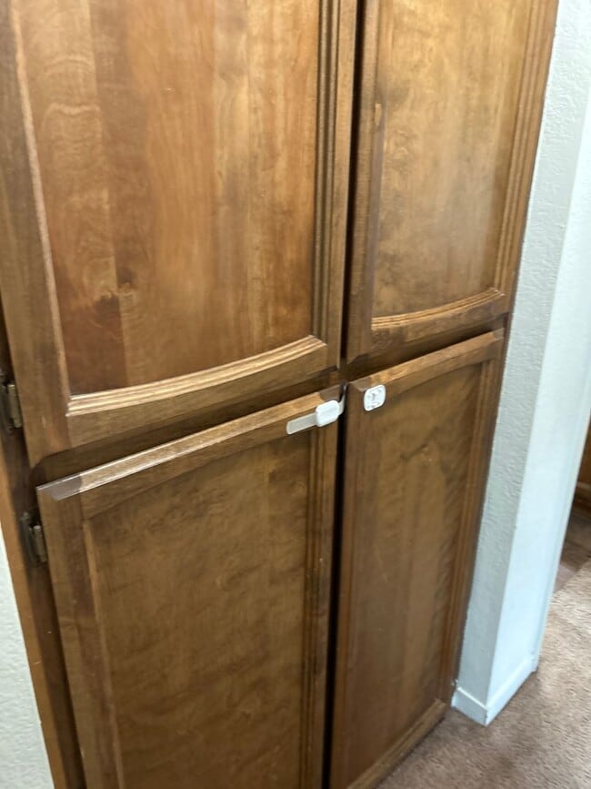 Building Photo - Desirable 3 bedroom 2 bath condo