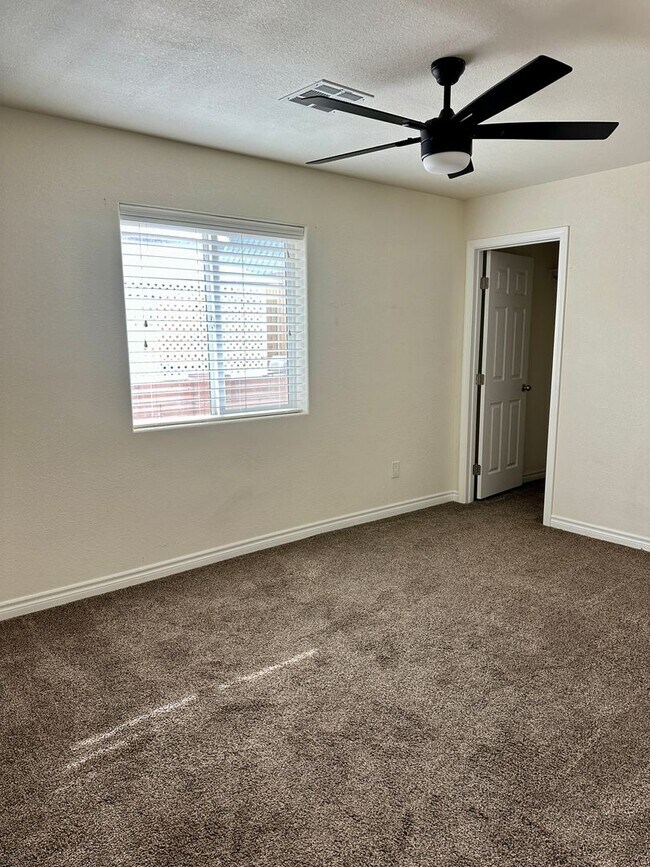 Building Photo - 10266 S Tornado Ave