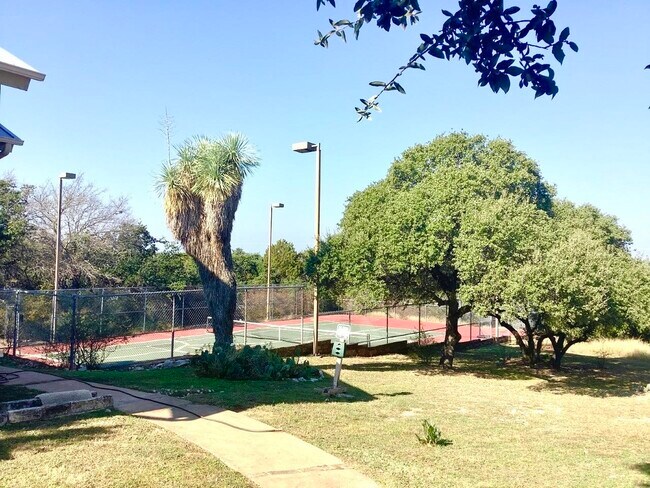 Building Photo - 319 Nolen Dr