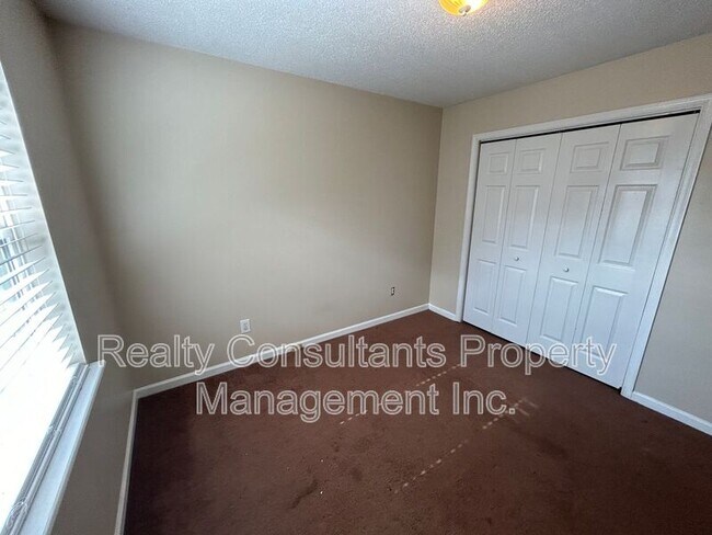 Building Photo - 600 Summerwalk Rd