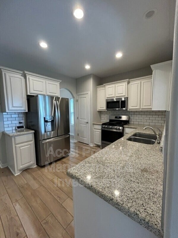 Building Photo - 8410 N 33rd Ln