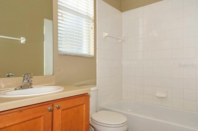 Building Photo - 4906 E Lake Cove Blvd