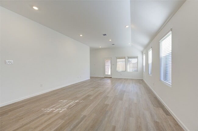Building Photo - 30347 Tall Fescue Dr
