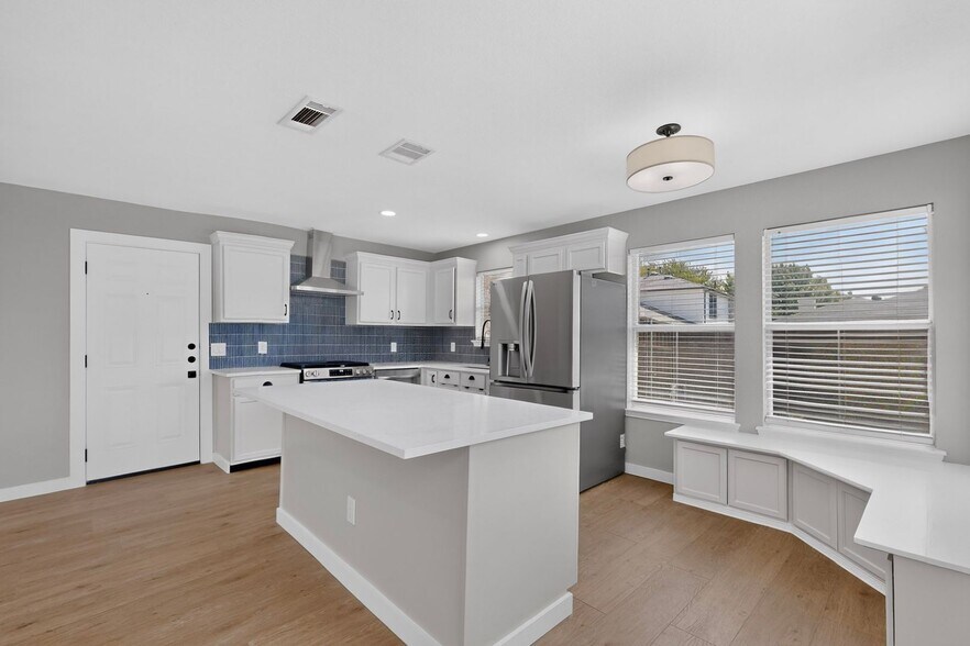 Building Photo - 1410 Thistle Cir