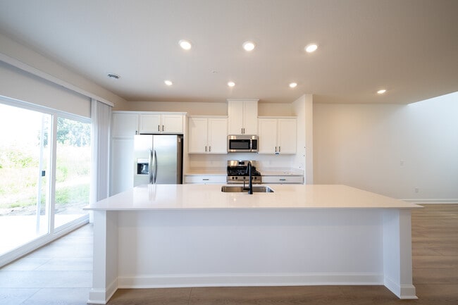 Building Photo - 23042 Hazel Ln