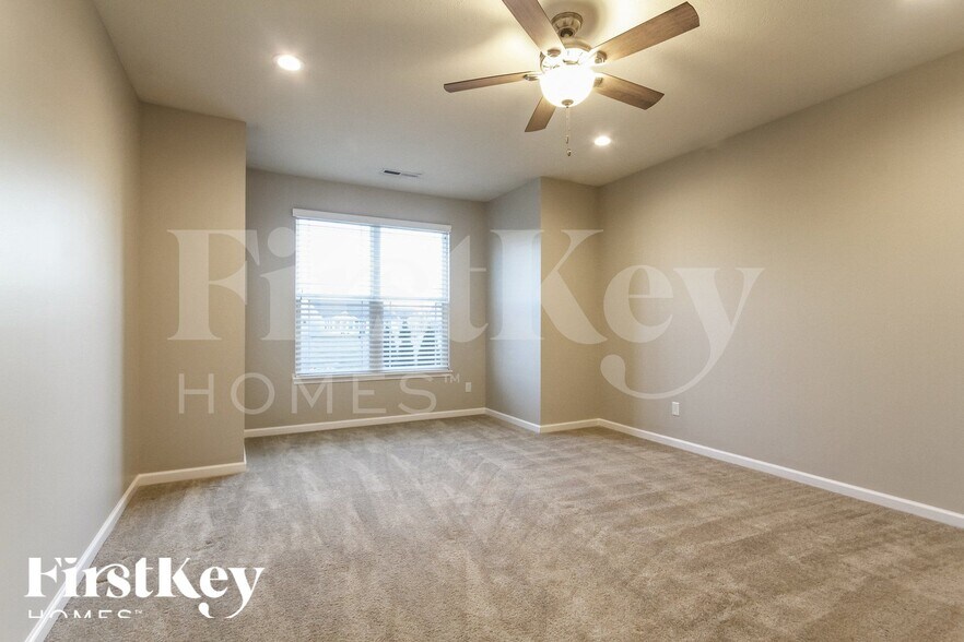 Building Photo - 1341 Blackthorne Trail N