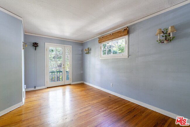 Building Photo - 8066 Woodland Ln