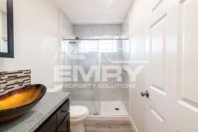 Building Photo - Available for rent in Lynwood 2 Bed 2 Bath...